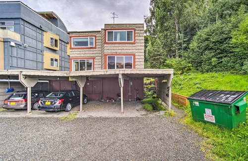 South Addition Apartment | Walk to Downtown & Coast Trail: Condo in Anchorage