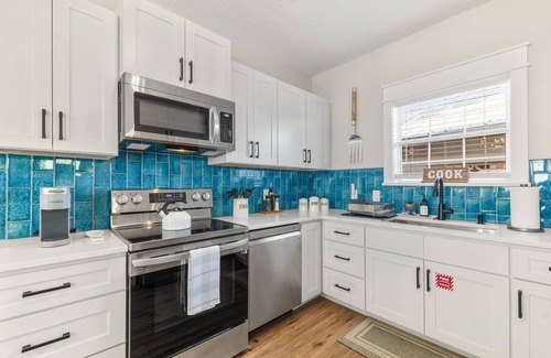 Lincolnville Cottage | Walk to Downtown St. Augustine + Free Parking