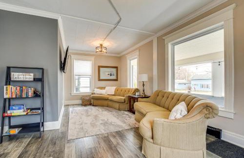 Green Lake House | Walk to Dtwn Green Lake Peaceful Getaway with Porch