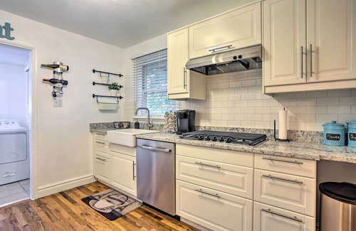 Littleton House | Walk to Dtwn Littleton: Updated Pet-Friendly Home