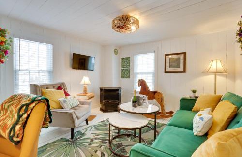 Hammondsport Apartment | Walk to Eats Mtn-View Hammondsport Hideaway!