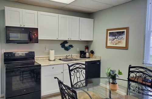Rock Hall Apartment | Walk to everything Rock Hall from this 1st floor apartment. Sleeps 4!