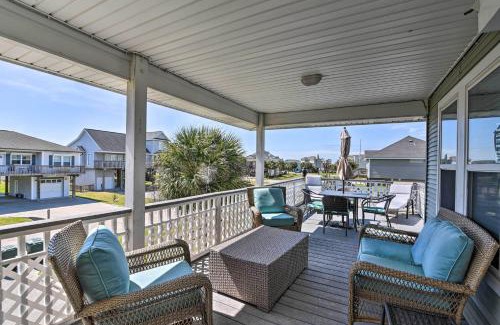 Pirates Beach House | Walk to Galveston Beach Pet-Friendly Home