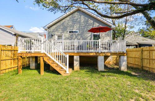 Chestertown House | Walk to Historic Chestertown Dog-Friendly Retreat