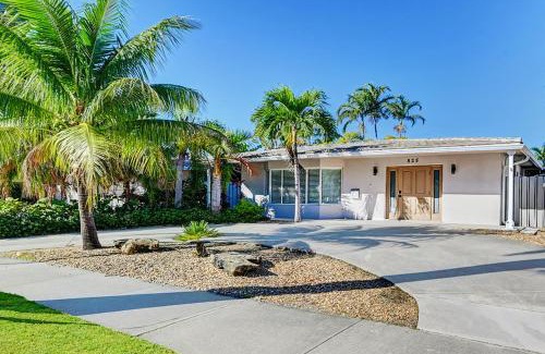 Hollywood Lakes House | Walk to Hollywood Beach Luxury 4BR Villa