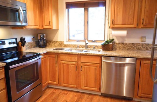 Incline Village Condo | Walk To Lake! Upgraded Sunny, And Quiet Upper McCloud One 1 Bedroom