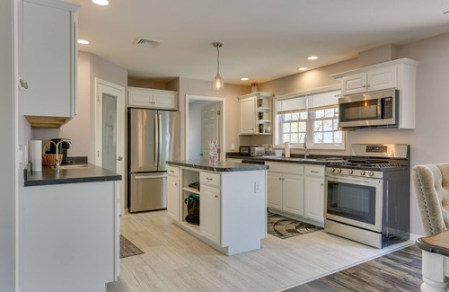 Wallenpaupauk Lake Estates House | Walk to Lake Wallenpaupack: Poconos Vacation Home