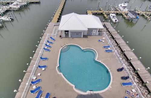 Crisfield Apartment | Walk to Main St Condo with Pool Access in Crisfield