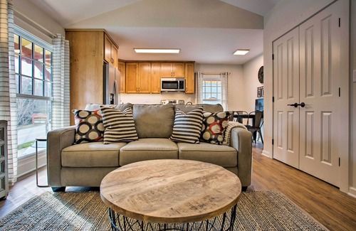 Saluda Apartment | Walk to Main Street Eats: Remodeled Saluda Apt