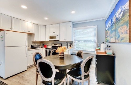 Bethesda House | Walk to Metro Station Restaurant Shops 2K2Q1T 2Ba Single Family Home