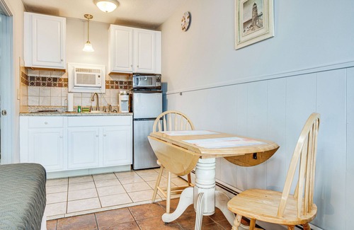 Old Orchard Beach Apartment | Walk to Old Orchard Pier: Cozy Beachfront Condo!