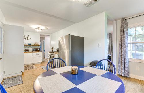 League City House | Walk to Parks and Main St Renovated League City Gem