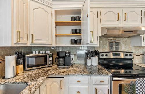 Provo House | Walk to Provo River Park Shuffleboard Lots of Parking