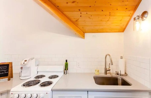 Fairmount Park Apartment | Walk to Restaurants, or Minutes to City from Backyard Cottage