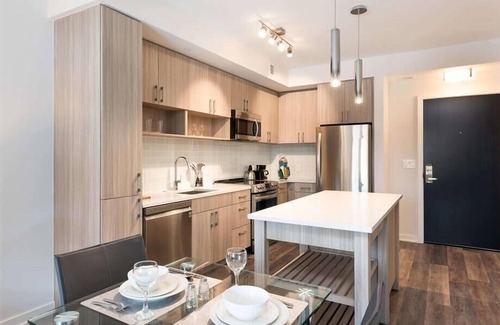 Reston Apartment | Walk to Resturants&Shops | Office & Desk | near Wiehle-Reston East