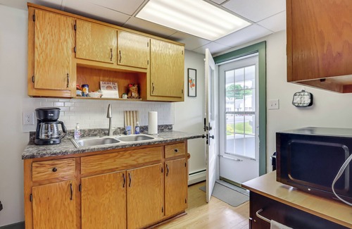 Saylorsburg House | Walk to Saylors Lake: Townhome w/Shared Perks!