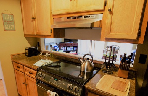 Seabright House | Walk to Seabright Beach, Boardwalk, Harbor from your Cozy Beach Retreat!