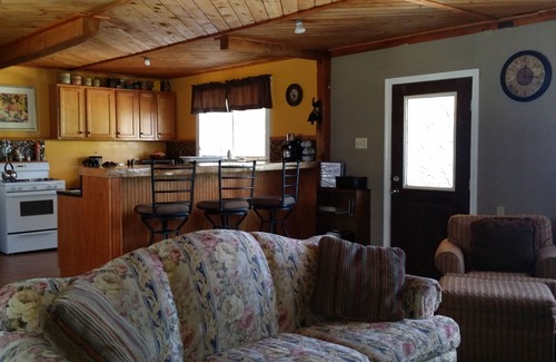 North Conway House | Walk to Settlers Green Shopping Outlet