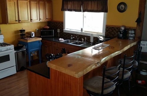 North Conway House | Walk to Settlers Green Shopping Outlet