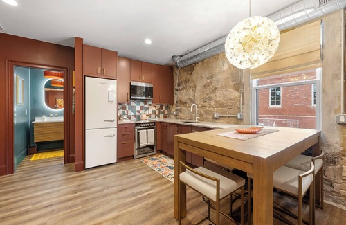 Stone Mountain Historic Village Condo | Walk to Stone Mountain Park! Historic Loft in Downtown Stone Mountain