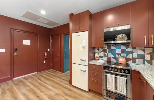 Stone Mountain Historic Village Condo | Walk to Stone Mountain Park! Historic Loft in Downtown Stone Mountain