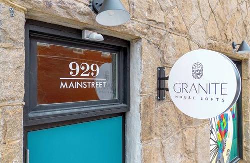 Stone Mountain Historic Village Condo | Walk to Stone Mountain Park! Boutique Loft Downtown Stone Mountain GA