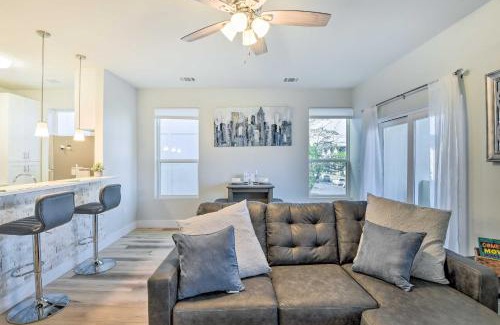 Fort Worth Apartment | Walk to TCU Fort Worth Retreat with Balcony!