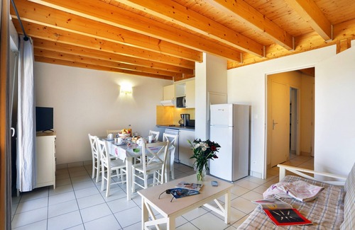 Locmaria-Plouzane House | Walk to the Beach! Rustic + Comfy House