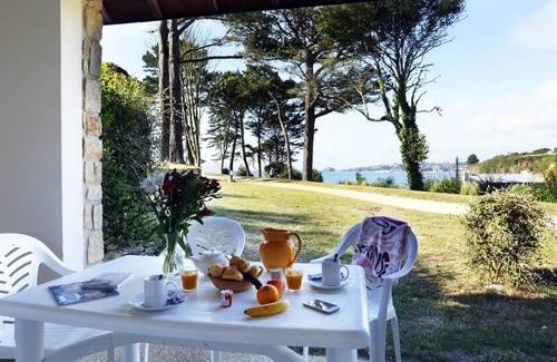 Locmaria-Plouzane House | Walk to the Beach! Rustic + Comfy House