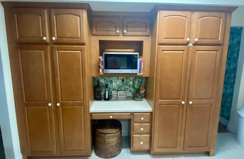 Cocoa Isles House | Walk to the beach! Comfortable 3-bedroom house in amazing Cocoa Beach sleeps 6.