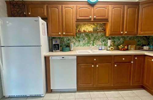 Cocoa Isles House | Walk to the beach! Comfortable 3-bedroom house in amazing Cocoa Beach sleeps 6.