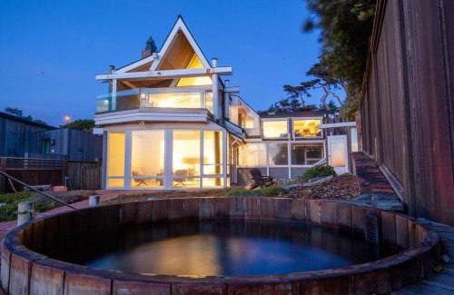 Moss Beach House | Walk to the Beach from this Ocean Front Home
