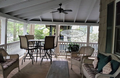 Mount Gretna Cottage | Walk to the Playhouse on Penn