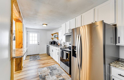 Phoenix House | Walk to Town: Oswego River Escape w/Marina Views