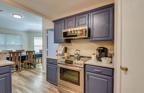 Azle House | Walk to Water: Cozy Eagle Mountain Lake Home