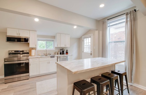 Bowling Green Cottage | Walk to Wku, Bars & Dining! Updated Duplex Home