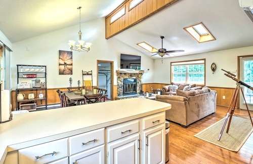 Albrightsville Cottage | Walk to Wolf Run Lake: Cottage w/Furnished Deck