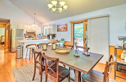 Albrightsville Cottage | Walk to Wolf Run Lake: Cottage w/Furnished Deck