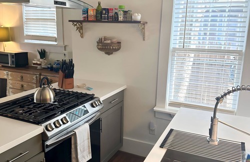Norman House | Walkable Campus Cottage, near Midway Deli and walkable to Main St.- Pet Friendly
