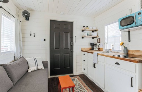 New Market House | Walkable Downtown Tiny Home with Views near Shenandoah National Park