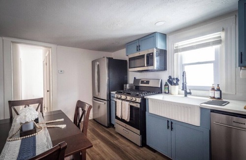 University Circle Apartment | Walkable to Everywhere in Little Italy- Near CWRU, Cleveland Clinic Main Campus