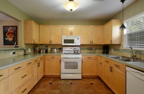 Greater South River City House | Walkable to SOCO, comfy Central Austin home