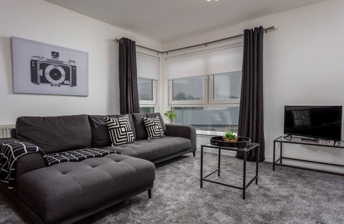 Kilmarnock Apartment | Walker Suite No73 - Donnini Apartments