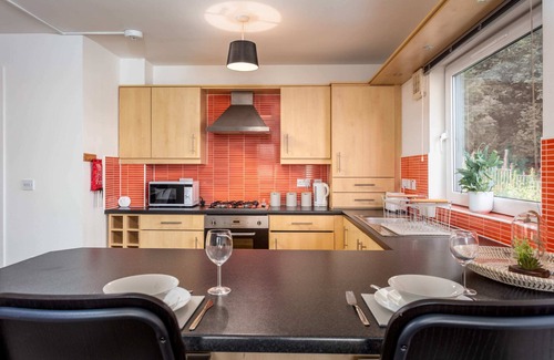 Kilmarnock Apartment | Walker Suite No82 - Donnini Apartments