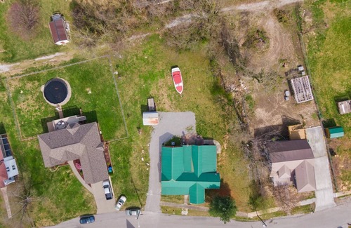 Burnside Cabin | Walking distance to Burnside marina! Views of beautiful Lake Cumberland!