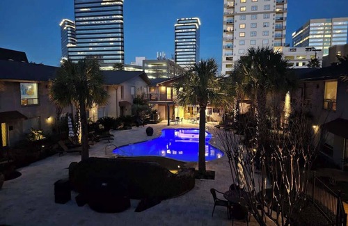Uptown Condo | Walking Distance to Galleria | 2BR/2BA