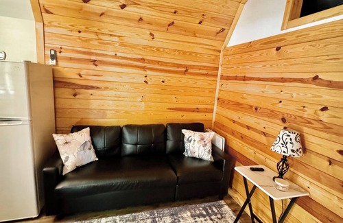 Marion Cabin | Walking Distance to Lake James: Resort Amenities