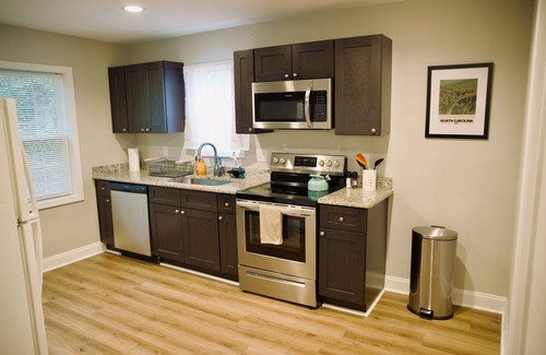 West Southern Pines House | Walking distance to Downtown Southern Pines and close to Pinehurst Golf Courses.