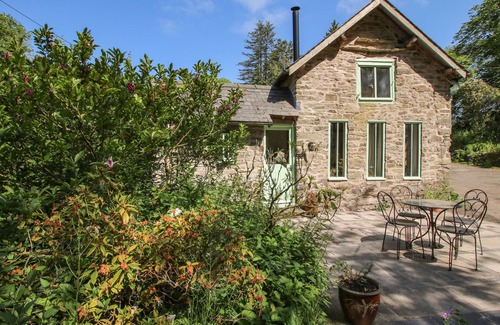 Bishops Castle Cottage | WALKMILL BARN, pet friendly, character holiday cottage in Wentnor