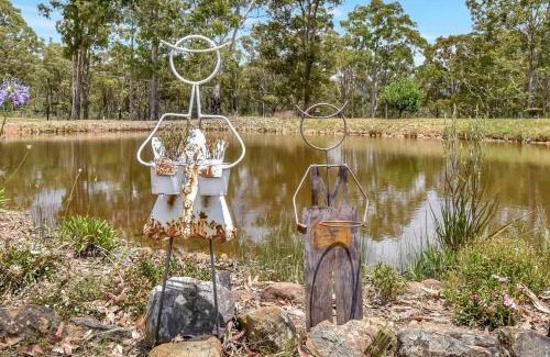 Ellalong House | Wallaby Gully Farm Cottage Peace Quiet Serenity